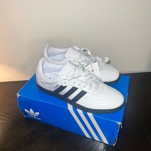 Adidas Samba women’s size 8
